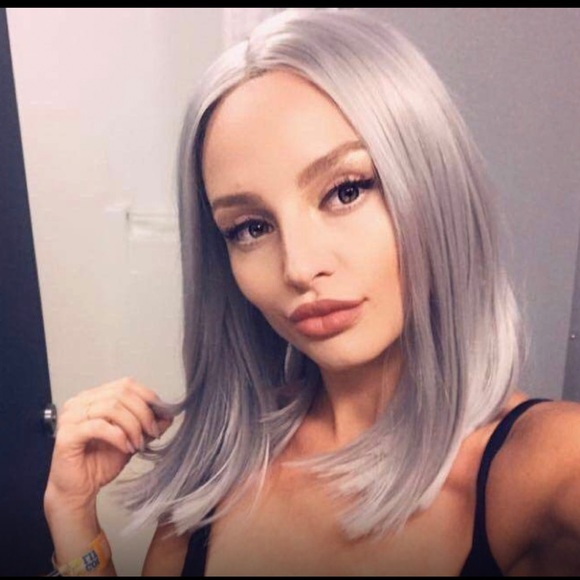 Gray lace front synthetic wig - Picture 2 of 6